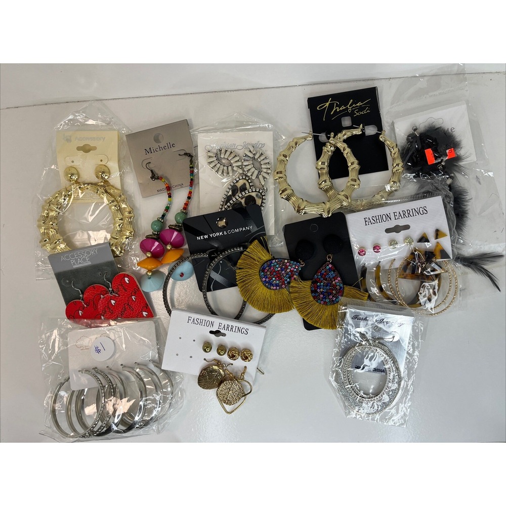 Wholesale Lot of 24 Fashion Women's‎ Packaged Earrings